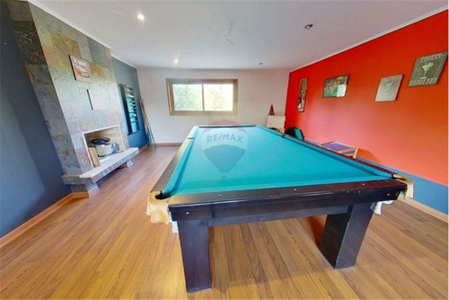 Dos Casas En Uno En Condominio!