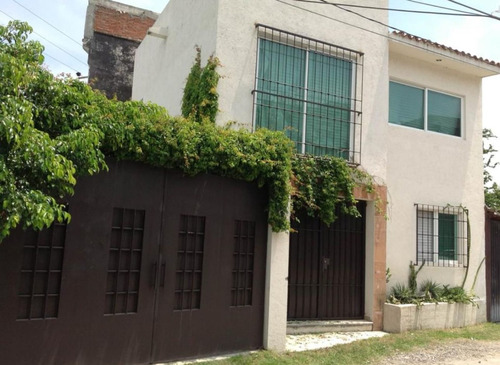  Casa Sola En Venta  | T. 109 M2, C. 136 M2, 3 Recs, 2 Baños, Garage Y Patio  Bosques Del Miraval