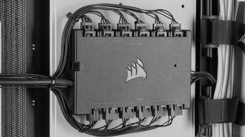 Controlador Corsair Commander Core Xt, Rgb Icue, Hub Pwm