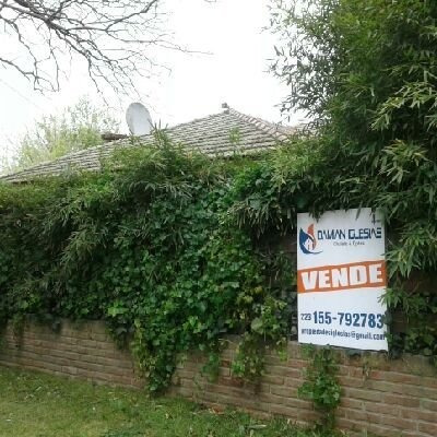 Venta Chalet 5 Amb Excelente-piscina-quincho-parque-cochera-parque-permuta-barrio El Grosellar