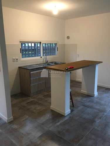 Venta Casa Un Dormitorio A 5 Minutos Parque Miramar