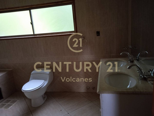 Imagen 24 de 28 de Venta De Casa C/ Parcela , 2 Pisos , Caburgua