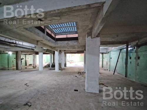 Imagen 5 de 16 de Gran Depósito Con Entrada De Autos, En El Límite De Boedo, Parque Patricios Y Nueva Pompeya