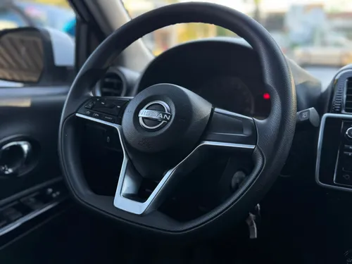 Nissan March 1.6 Advance Mt