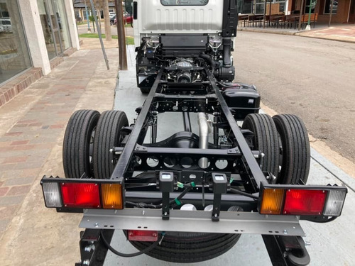Imagen 12 de 18 de Isuzu Npr75 Cabina Simple Chasis Corto 0km My2023