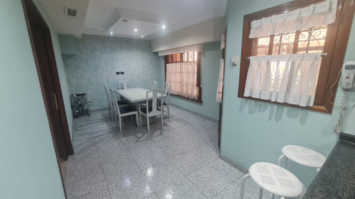 Alquiler De Casa 5 Ambientes En San Justo,