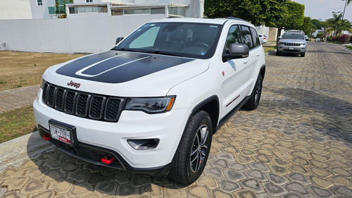 Jeep Grand Cherokee 5.7 Trailhawk 4x4 At