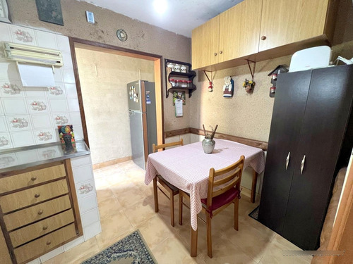 Venta Casa, A Dos Cuadras De 8 De Octubre, 3 Dormitorios