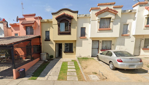 Casa En Venta En Tecolutla, Paseo De Santiago, Tonala, Jal. Mg*