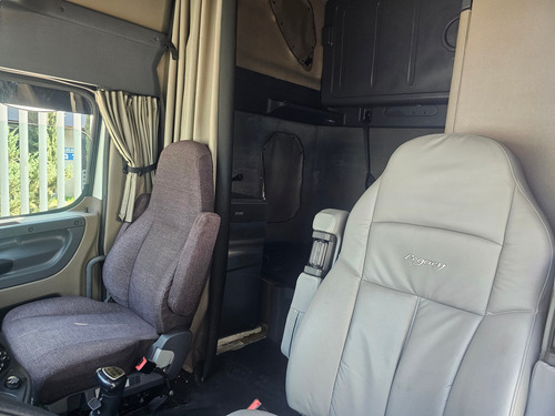 Tractocamion Freightliner Cascadia Isx Man 2016