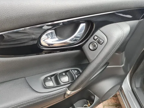 Nissan Qashqai Exclusive 2.0cc TP AA 4X2