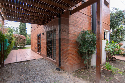 Casa En Venta De 3 Dormitorios En City Bell