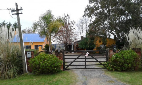 Amplia Casa Con Hermoso Parque.
