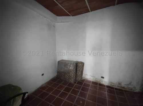 Casa En Venta En Pleno Casco Central De Turmero(1)