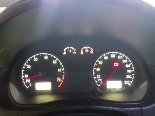 Volkswagen Polo Sedan 2006 1.6 Total Flex 4p