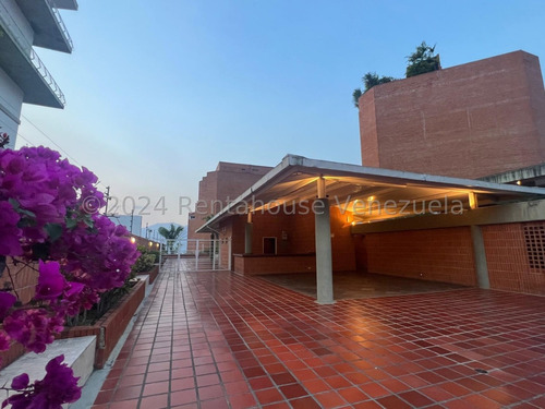 Espectacular Apartamento Con Acabados De Lujos En El Solar Del Hatillo.  Mls-24-21193 Lp