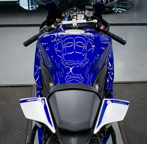 Yamaha R6