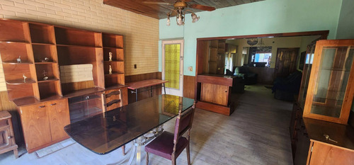 Casa 3 Amb. En Contra Frente - 2 Locales La Frente - Todo En Block - 232 M² Edif. - Ramos Mejia