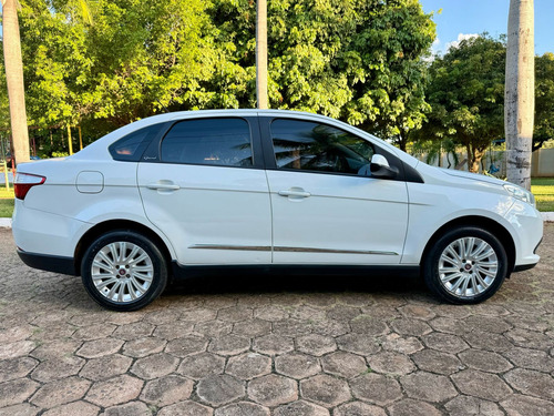 Fiat Grand Siena 1.6 16v Essence Flex 4p