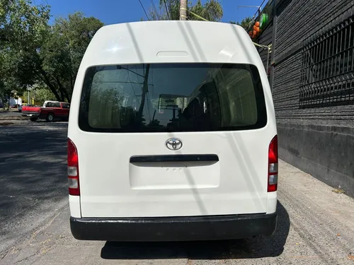Toyota Hiace Panel Super Larga