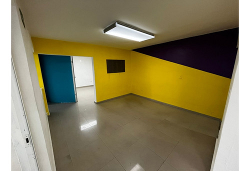 Edificio De 3 Plantas En Venta A 2 Cuadras De Cintermex