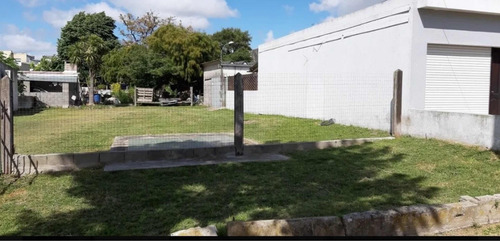 Casa En Nueva Helvecia Dpto Colonia Con Terreno Zona Centro Dueña Vende