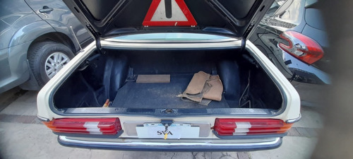 Imagen 17 de 18 de Mercedes Benz 250 4p 1979