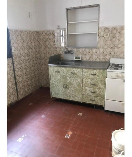Imagen 7 de 9 de Ph De 2 Ambientes Con Patio Con Entreda Independiente En Lin