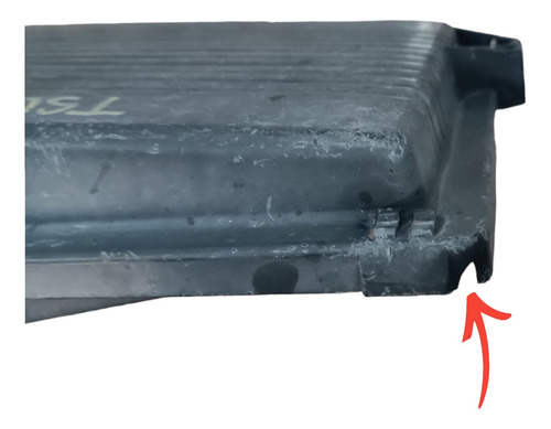 Tapa Porta Filtro Aire Detalle, Nissan Tsuru 3, 1997-2017 (Usado)