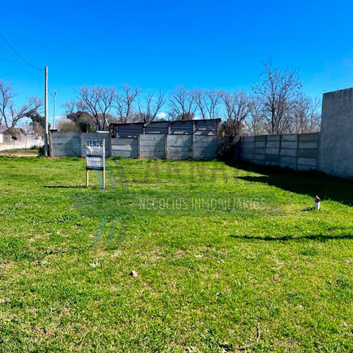 Se Vende Terreno En Esquina En Saladillo.