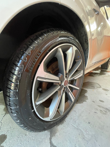 Fiat Cronos 1.8 16v Precision