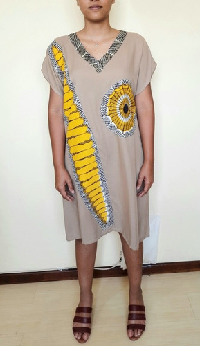 Imagem 3 de 5 de Vestido Feminino Tecido Curto Hildergard