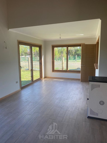 Casa En Venta De 4 Dorm. En Pucón