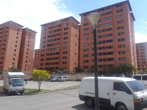 Se Vende Lindo Apto En Parque Caiza, Con 88m2. Inf. Ma. Fda. Varela 