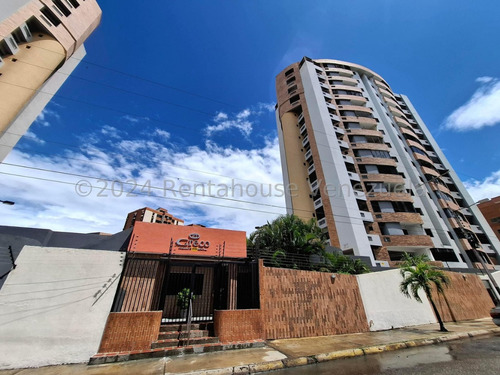 Apartamento En Venta San Jacinto Maracay 24-28825 Yb