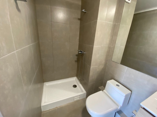 Arriendo Dpto 1 Dormitorio Y 1 Baño. Locomocion A La Puerta