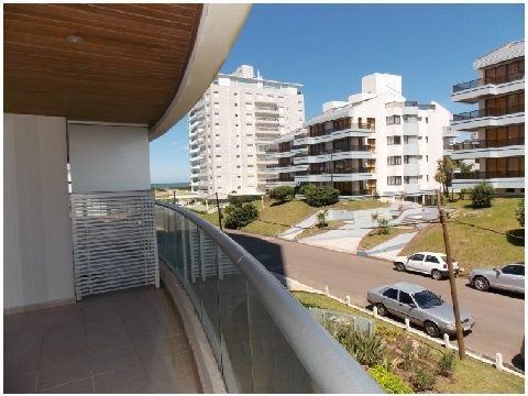 Venta De Apartamento 2 Dormitorios En Playa Brava