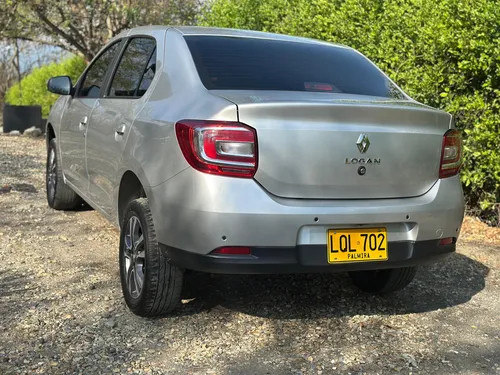 Renault Logan 1.6 Privilege / Intens
