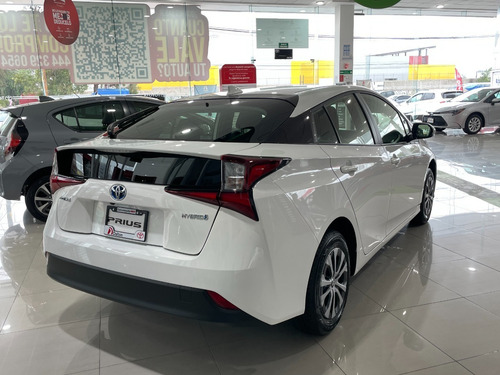 Imagen 4 de 14 de Toyota Prius Base 2022