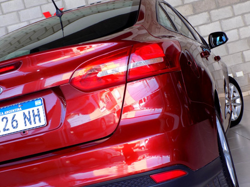 Ford Focus III 1.6 Sedan S