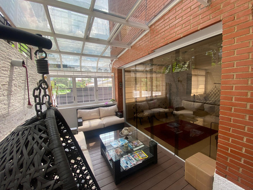 Town House En Venta. Urb. Santa Eduvigis
