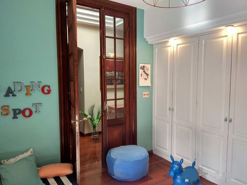 Casa. Venta. Pocitos. Excelente. 500mts Edificados.