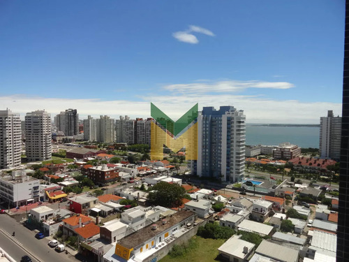 Torre Francia Piso Alto Con Parrillero Y Vista Al Mar