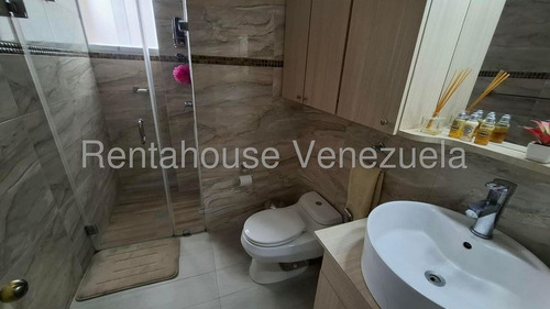 Gran Oportunidad!! Apto Remodelado En El Paraíso -no Tiene Puesto (act Alquilado 2 En Edf De Al Lado Que Se Puede Traspasar) Con Ubicación Estratégica De Fácil Acceso-mls #25-16393- Vanessa Sayago