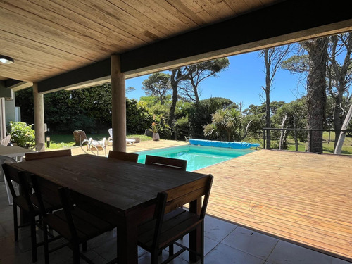 Casa En Venta - 3 Dormitorios 2 Baños - Pinamar