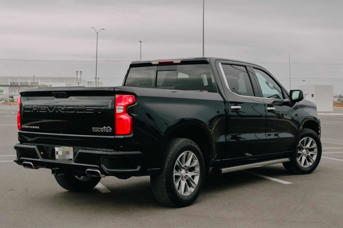 Imagen 8 de 15 de Chevrolet Cheyenne 6.2 2500 Doble Cab High Country 4x4 At