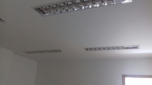 Ótima Sala De 56m² Em Prédio Comercial C/ Elevador - 1554