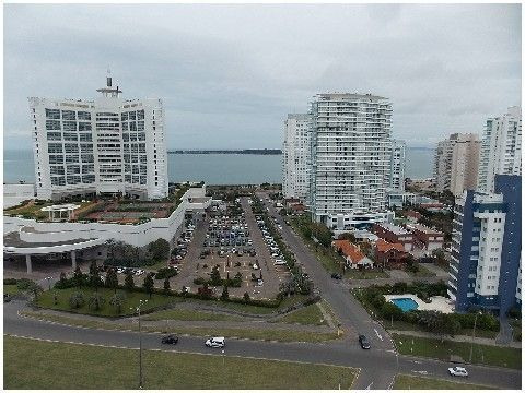Venta De Apartamento 2 Dormitorios En Playa Mansa