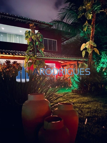 Imagem 13 de 30 de Belíssima Casa À Venda Em Ilhéus Com 2 Pavimentos, Sendo 3/4 Todas Suítes Com Acesso Exclusivo A Praia Renascer! - Ca00579