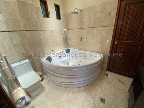 Tg Casa Duplex Con Anexo, Bella Terraza Con Vista Panorámica, Piscina, En Venta En Alto Hatillo 25-17495 Ys
